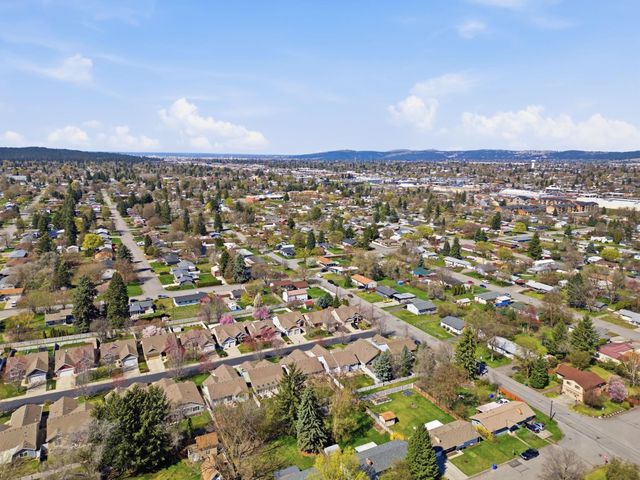 808 S Mayhew Ln, Spokane Valley, WA 99216