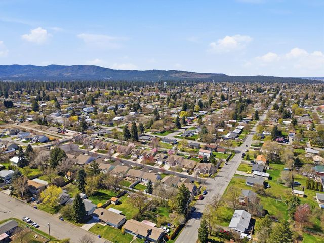 808 S Mayhew Ln, Spokane Valley, WA 99216