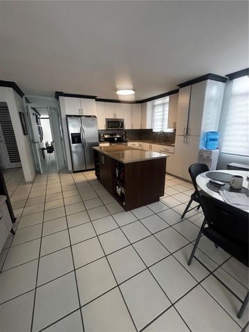 3 PLAZA 16 MA, Bayamon, PR 00961