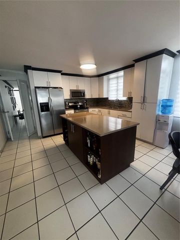 3 PLAZA 16 MA, Bayamon, PR 00961