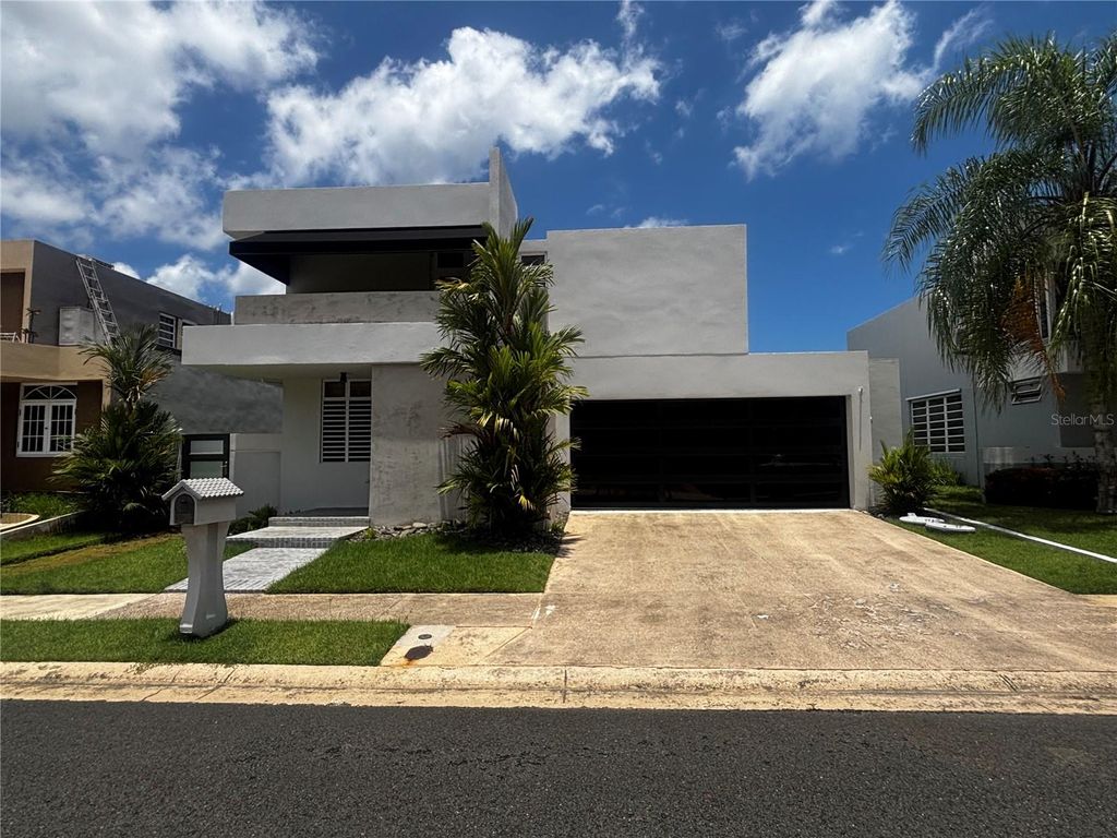 3 PLAZA 16 MA, Bayamon, PR 00961