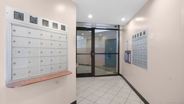 2220 E Tremont Avenue 7F, Bronx, NY 10462