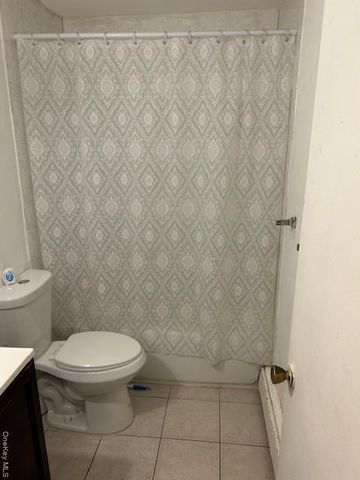 639 Wellwood Avenue B6, Lindenhurst, NY 11757