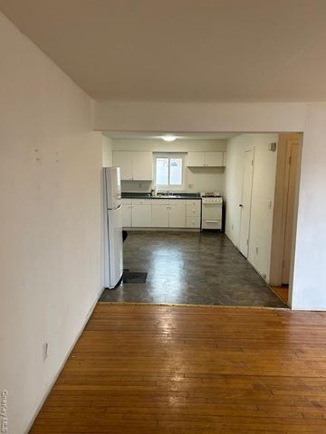 639 Wellwood Avenue B6, Lindenhurst, NY 11757