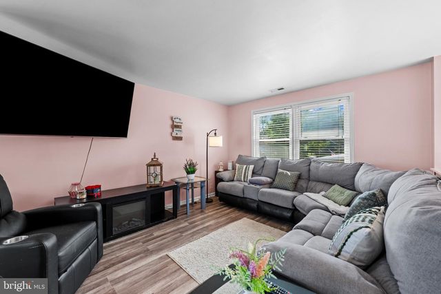 1220 GROVE AVE, Shady Side, MD 20764
