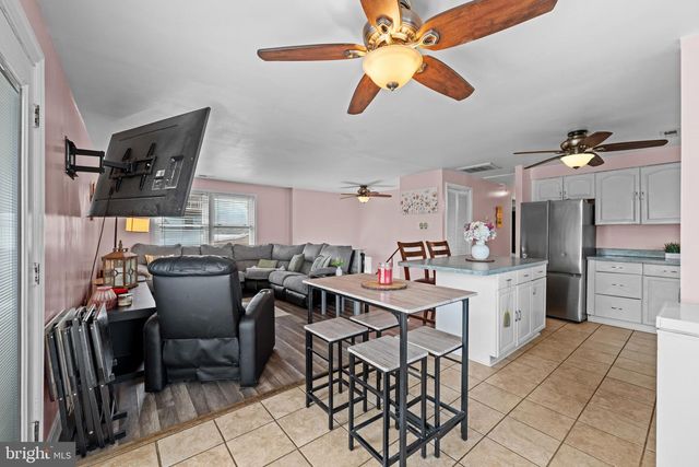 1220 GROVE AVE, Shady Side, MD 20764