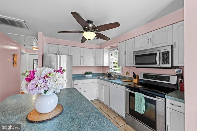 1220 GROVE AVE, Shady Side, MD 20764