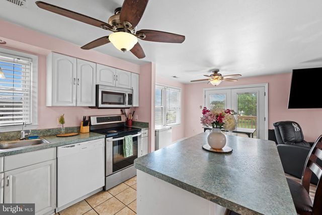 1220 GROVE AVE, Shady Side, MD 20764