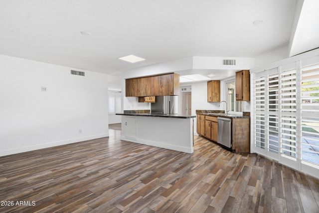 10316 W HAZELWOOD Avenue, Phoenix, AZ 85037