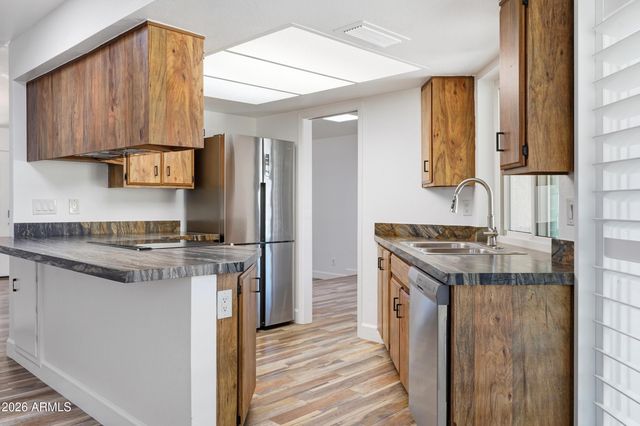 10316 W HAZELWOOD Avenue, Phoenix, AZ 85037