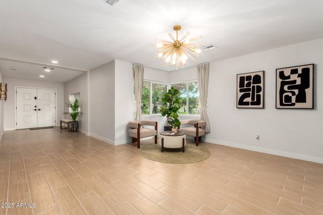 8002 N 5TH Avenue, Phoenix, AZ 85021