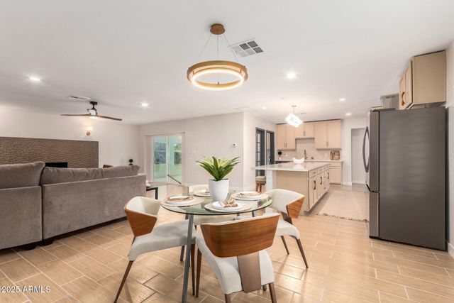 8002 N 5TH Avenue, Phoenix, AZ 85021