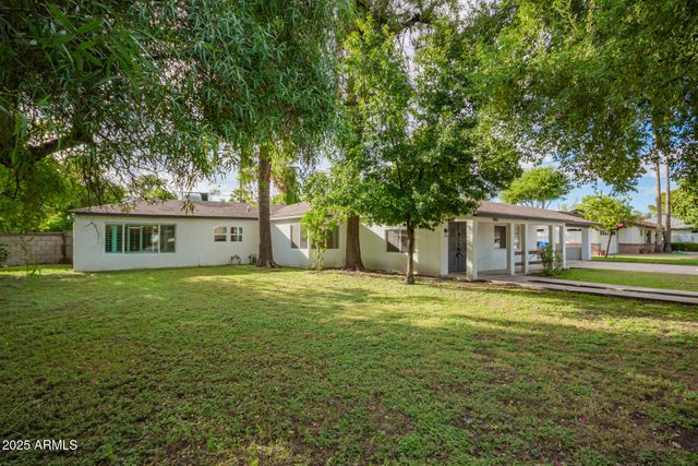 8002 N 5TH Avenue, Phoenix, AZ 85021