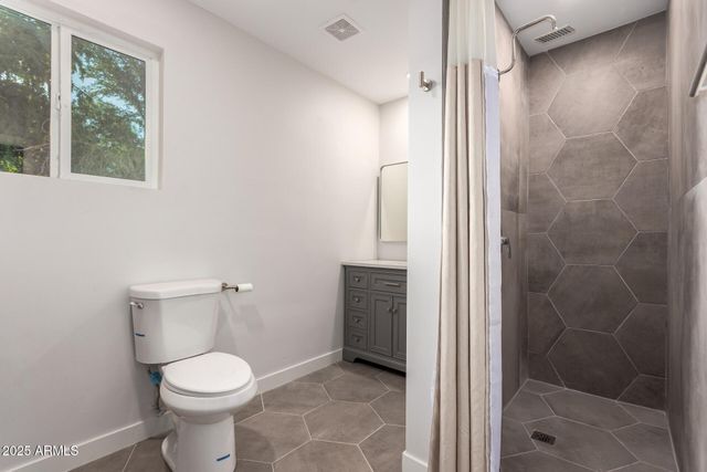 8002 N 5TH Avenue, Phoenix, AZ 85021