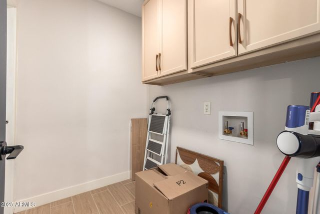 8002 N 5TH Avenue, Phoenix, AZ 85021