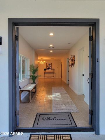 8002 N 5TH Avenue, Phoenix, AZ 85021