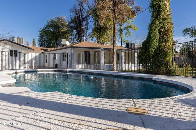 8002 N 5TH Avenue, Phoenix, AZ 85021