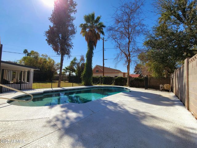 8002 N 5TH Avenue, Phoenix, AZ 85021