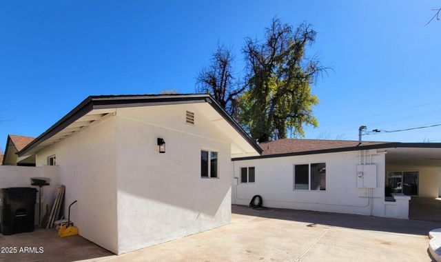 8002 N 5TH Avenue, Phoenix, AZ 85021