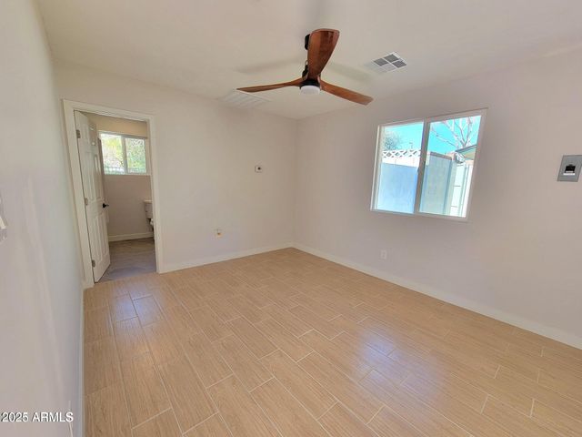 8002 N 5TH Avenue, Phoenix, AZ 85021