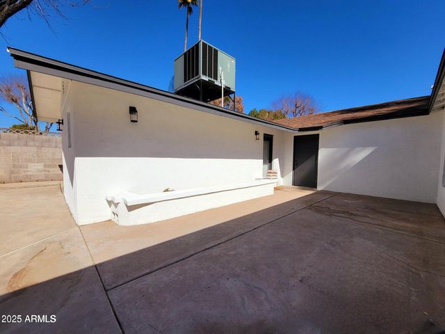8002 N 5TH Avenue, Phoenix, AZ 85021