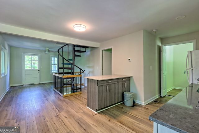 11 Electric Avenue, Clayton, GA 30525