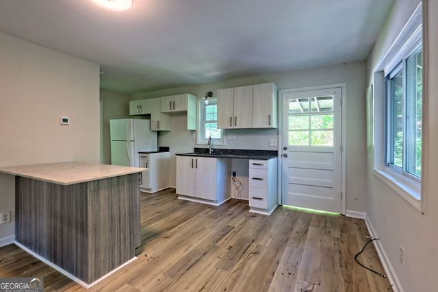 11 Electric Avenue, Clayton, GA 30525