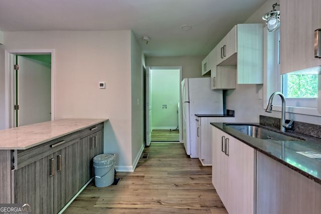 11 Electric Avenue, Clayton, GA 30525