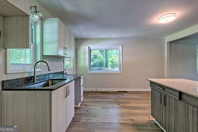 11 Electric Avenue, Clayton, GA 30525