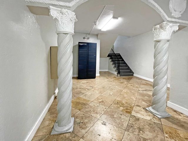 2451 Seminary Ave, Oakland, CA 94605