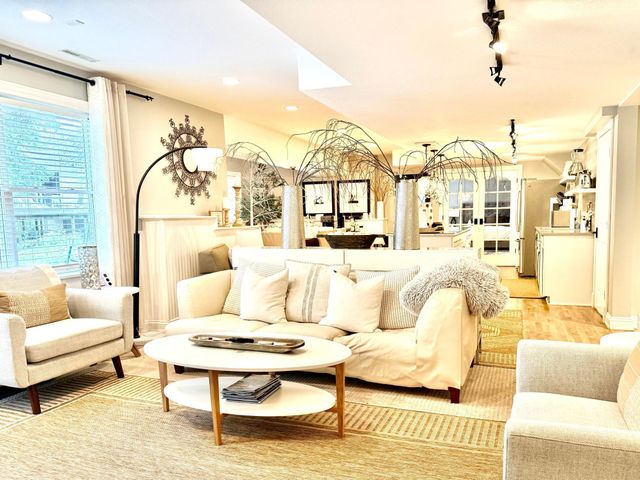 1905 Glendale Hills Drive NE, Rochester, MN 55906