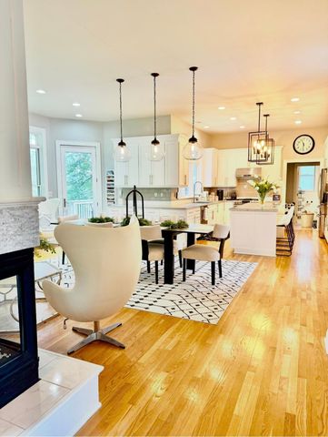 1905 Glendale Hills Drive NE, Rochester, MN 55906