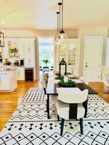 1905 Glendale Hills Drive NE, Rochester, MN 55906