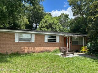 5803 ROVER Drive, Jacksonville, FL 32244