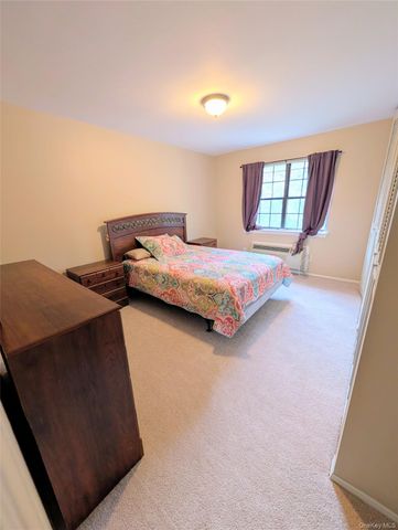 440 Carpenter Avenue 16, Newburgh, NY 12550
