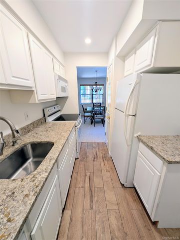 440 Carpenter Avenue 16, Newburgh, NY 12550
