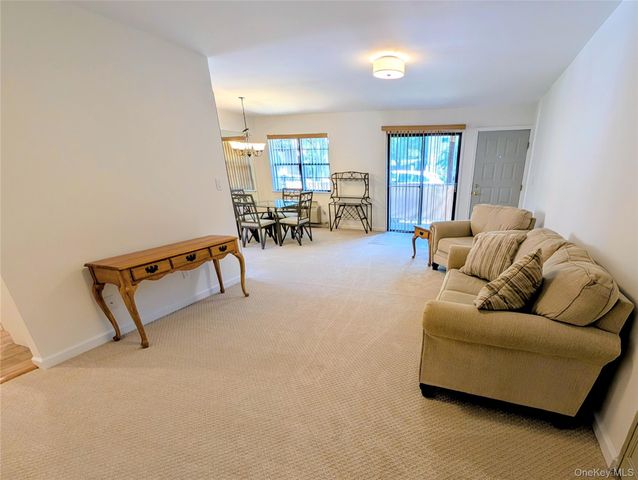 440 Carpenter Avenue 16, Newburgh, NY 12550