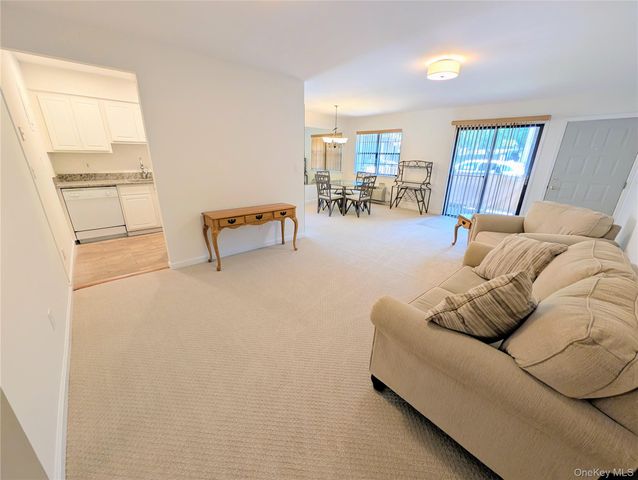 440 Carpenter Avenue 16, Newburgh, NY 12550