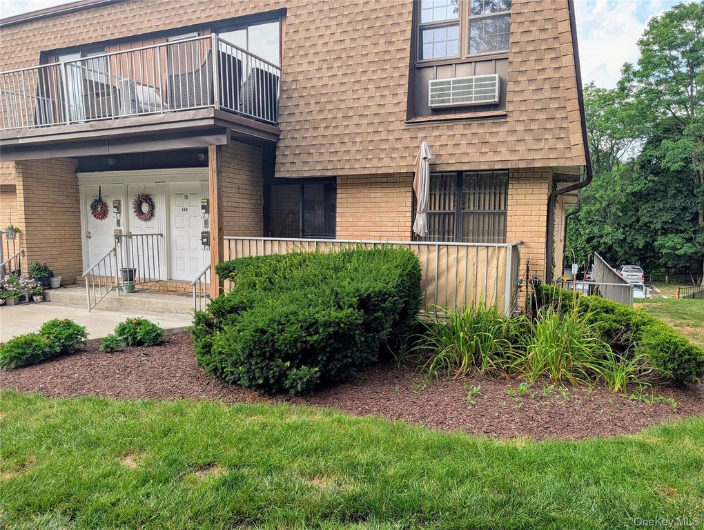 440 Carpenter Avenue 16, Newburgh, NY 12550