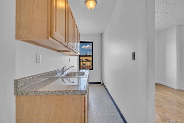 1015 Summit Avenue 6A, Bronx, NY 10452