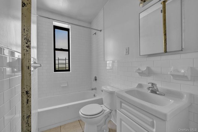 1015 Summit Avenue 6A, Bronx, NY 10452