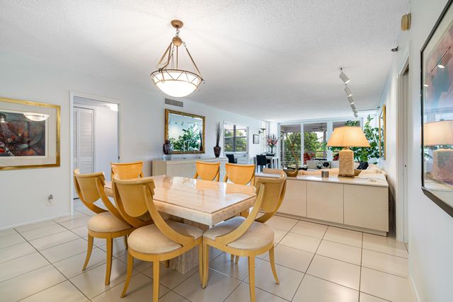 3507 Oaks Way 310, Pompano Beach, FL 33069
