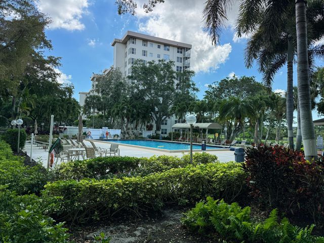 3507 Oaks Way 310, Pompano Beach, FL 33069