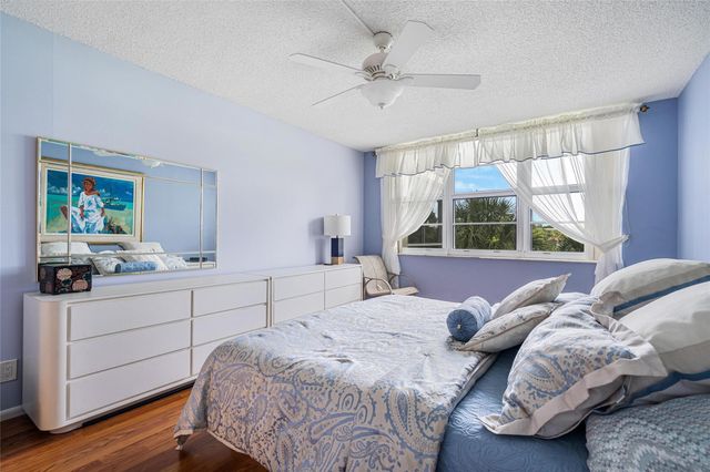 3507 Oaks Way 310, Pompano Beach, FL 33069