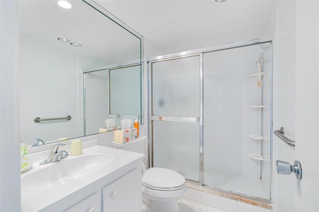 3507 Oaks Way 310, Pompano Beach, FL 33069