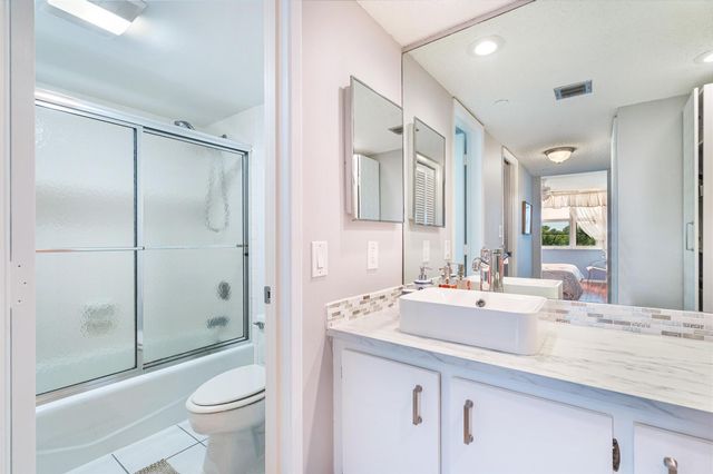 3507 Oaks Way 310, Pompano Beach, FL 33069