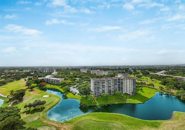 3507 Oaks Way 310, Pompano Beach, FL 33069