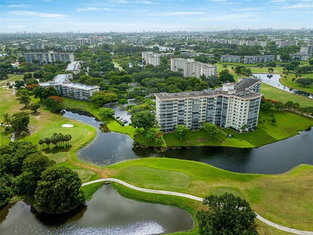 3507 Oaks Way 310, Pompano Beach, FL 33069