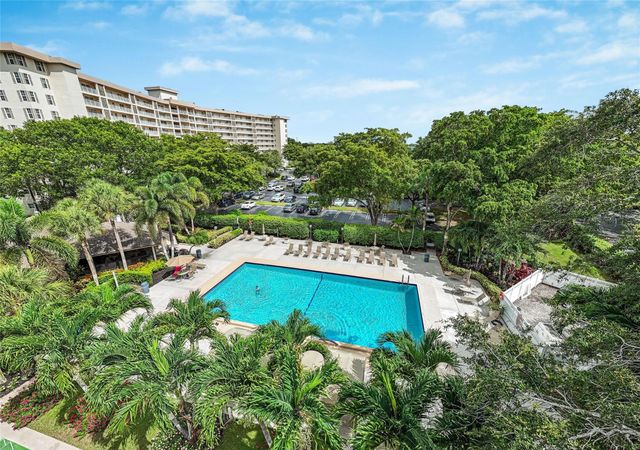 3507 Oaks Way 310, Pompano Beach, FL 33069