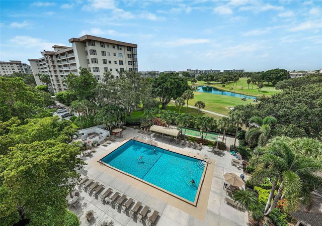 3507 Oaks Way 310, Pompano Beach, FL 33069